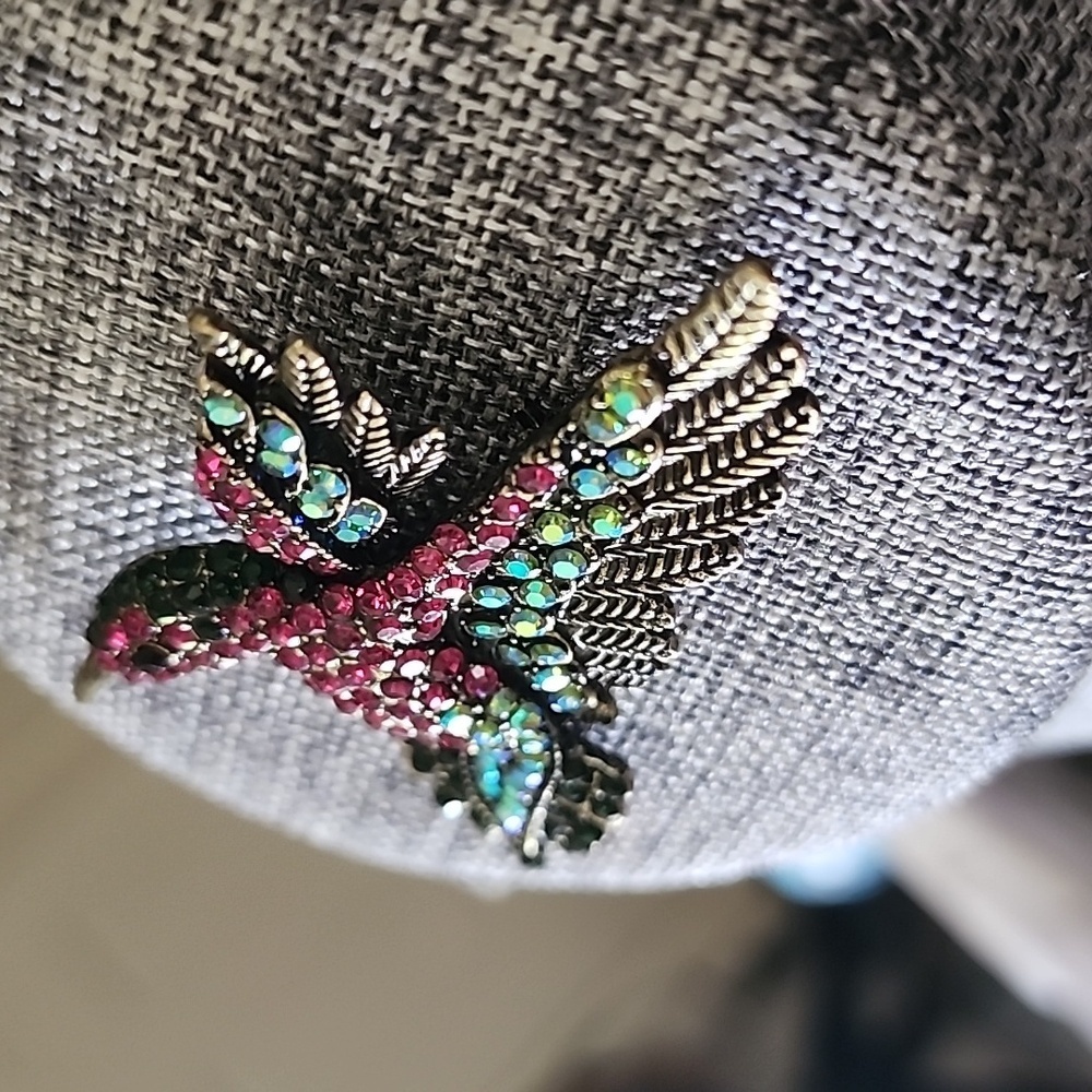 Hummingbird Rhinestone Brooch Pin - Red Green Blue - Picture 4 of 4